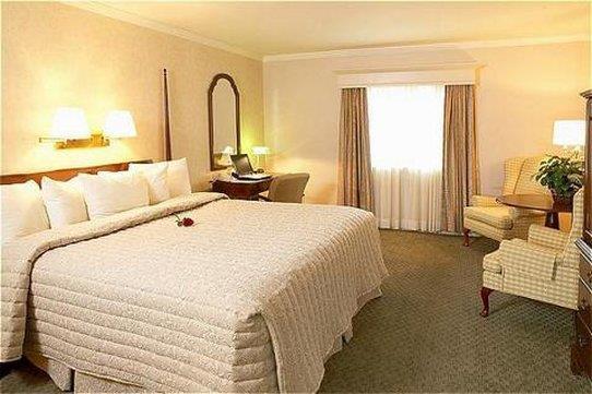 The Inn At Reading Hotel & Conference Center Δωμάτιο φωτογραφία